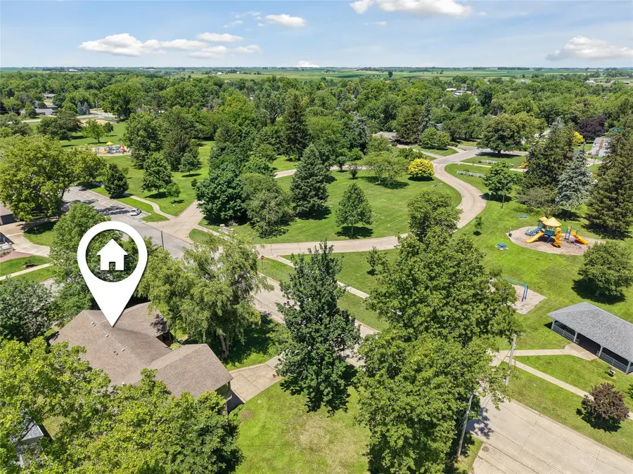 900 11th Avenue, Grinnell, IA 50112 - #3