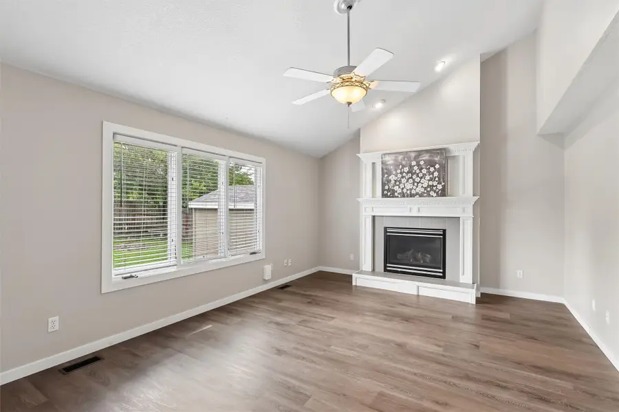 206 NW Ridgeline Drive, Ankeny, IA 50023 - #2