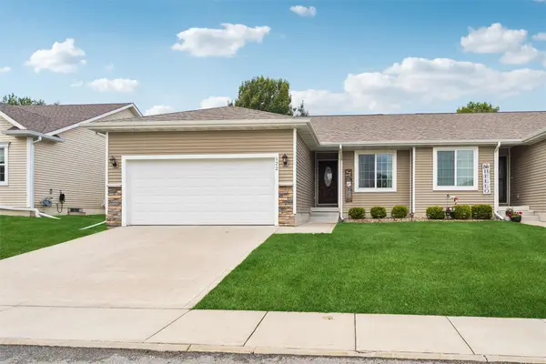 122 SE Sugarberry Lane, Pleasant Hill, IA 50327