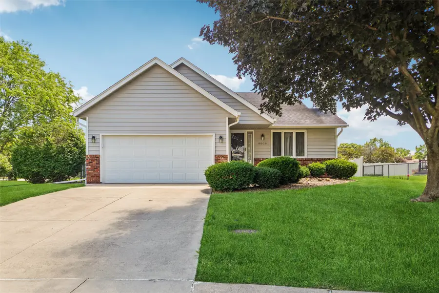 8008 Goodman Drive, Urbandale, IA 50322 - #2