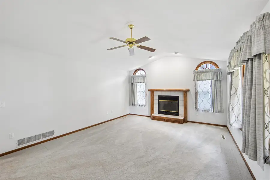 8008 Goodman Drive, Urbandale, IA 50322 - #3
