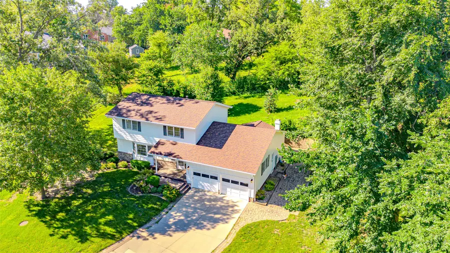 1327 S 4th Avenue W, Newton, IA 50208 - #2