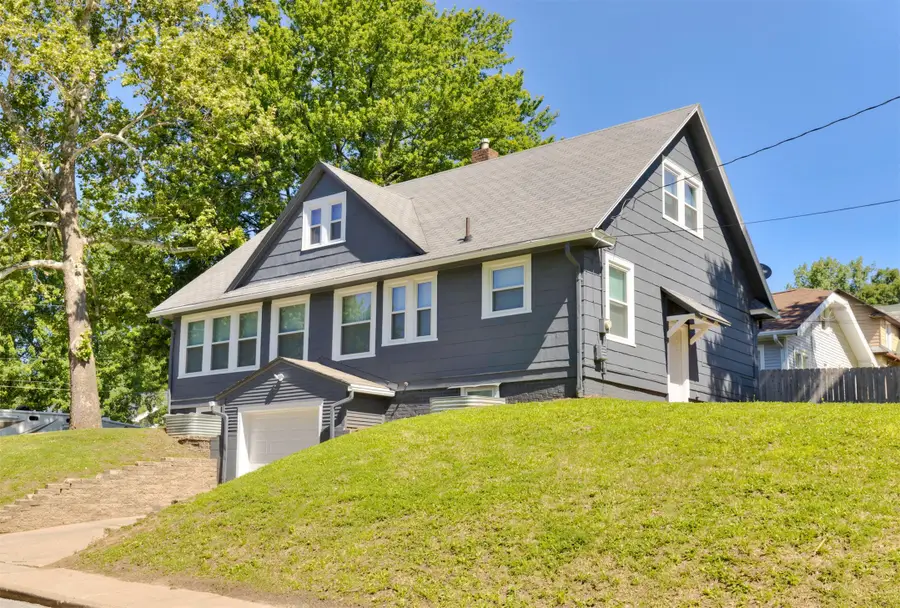3203 7th Street, Des Moines, IA 50313 - #2