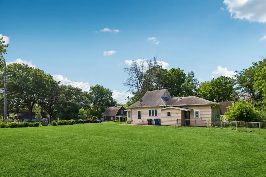 2202 S Union Street, Des Moines, IA 50315 - #3