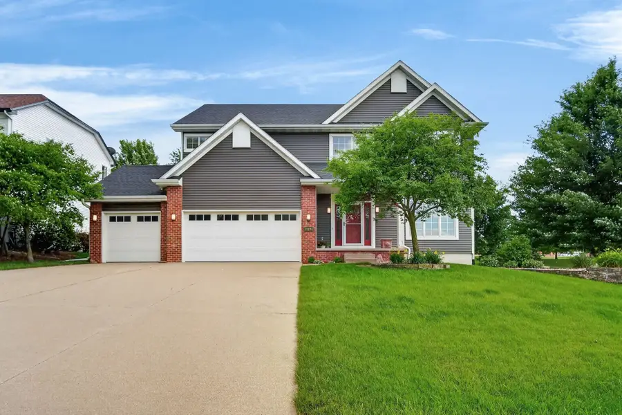 12494 Sunset Terrace, Clive, IA 50325 - #2