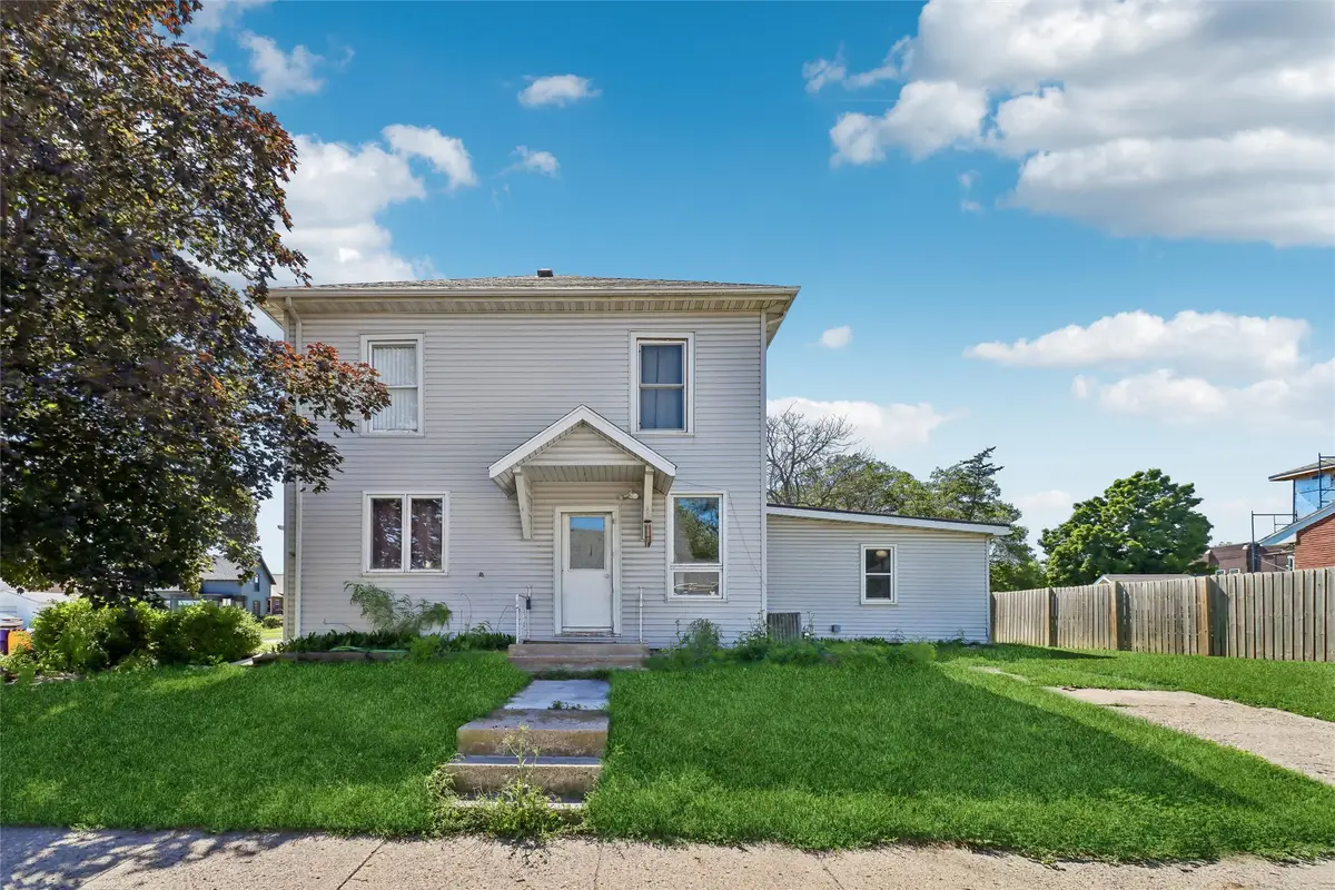 100 W Boston Avenue, Indianola, IA 50125 - #1