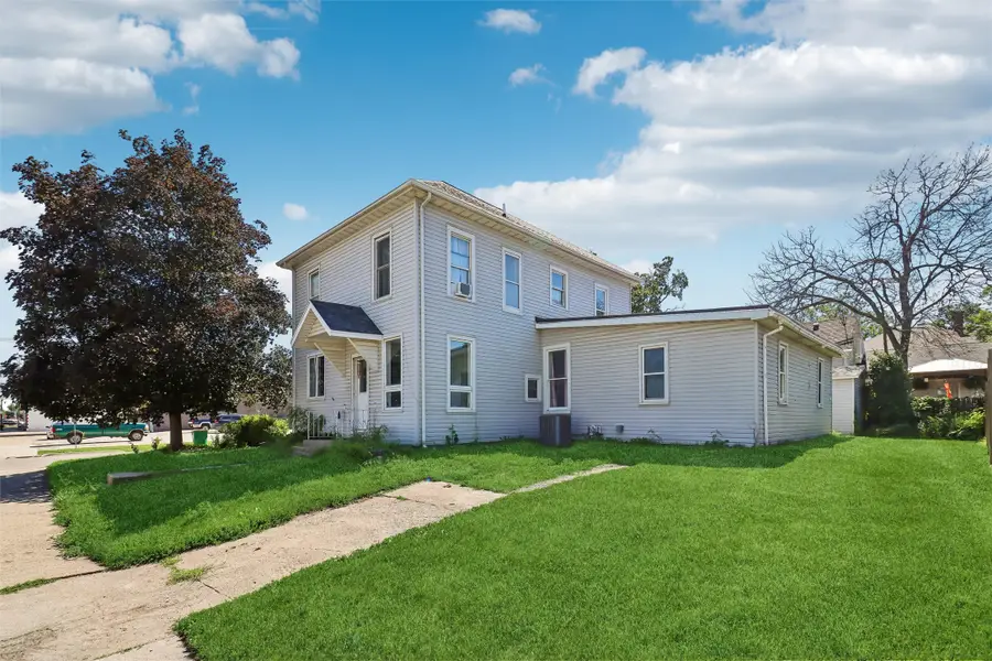 100 W Boston Avenue, Indianola, IA 50125 - #2