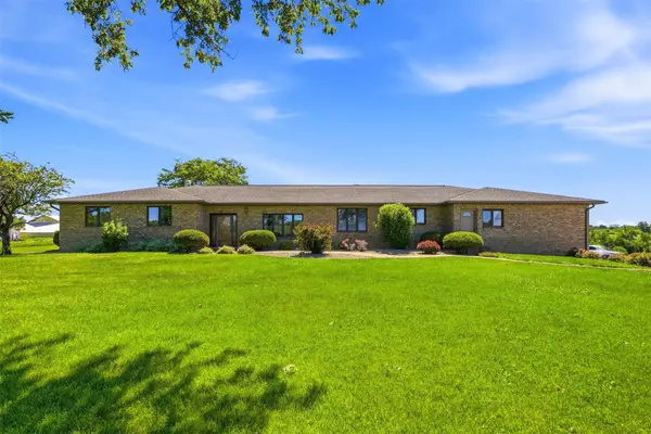 2276 400th Avenue, Victor, IA 52347