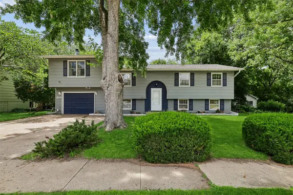 308 SE Trail Ridge Road, Grimes, IA 50111