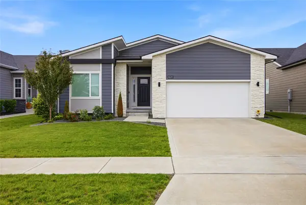 820 SE Booth Avenue, Waukee, IA 50263
