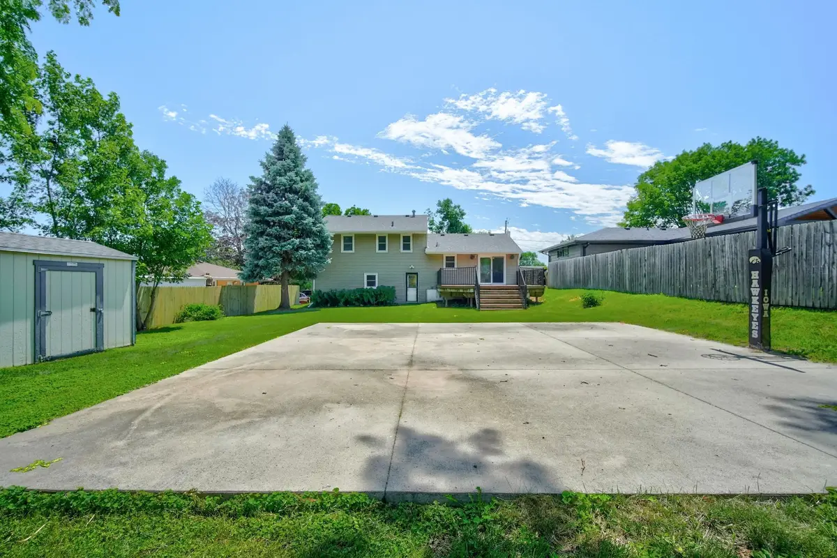7205 Maple Drive, Urbandale, IA 50322 - #1