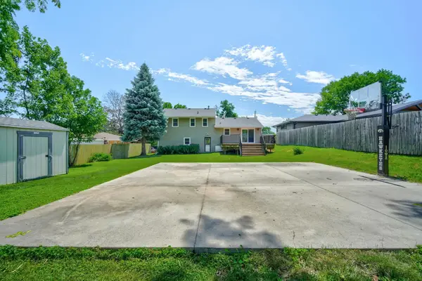 7205 Maple Drive, Urbandale, IA 50322