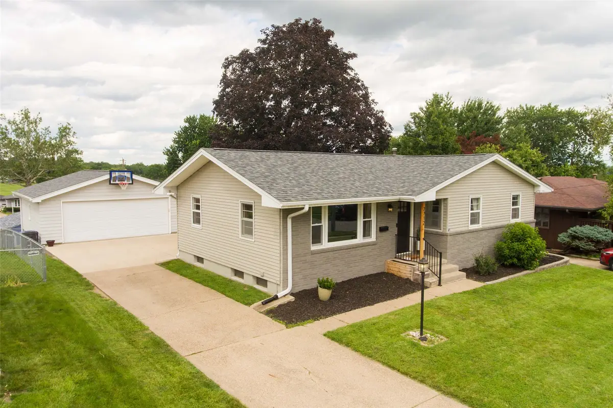 2712 Richmond Avenue, Des Moines, IA 50317 - #1