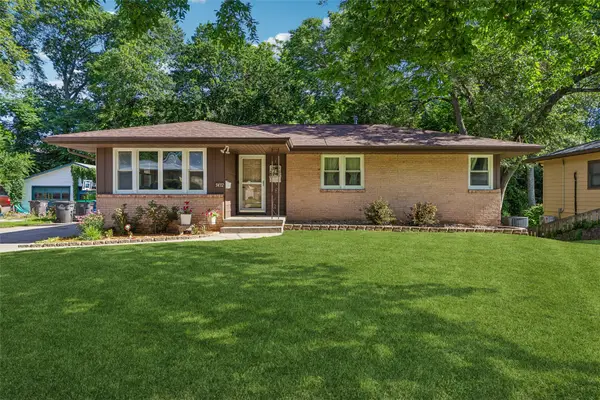 3432 Eastwood Drive, Des Moines, IA 50317