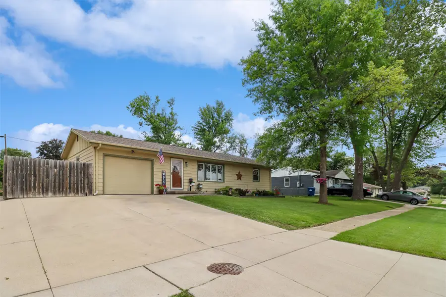 340 Gepke Parkway, Des Moines, IA 50320 - #2