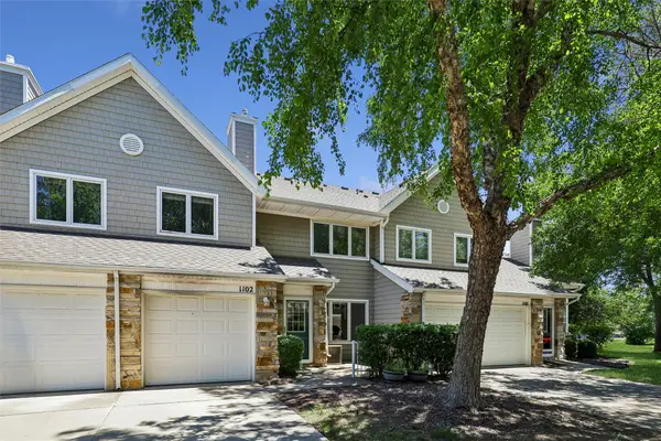 811 Burr Oaks Drive #1102, West Des Moines, IA 50266