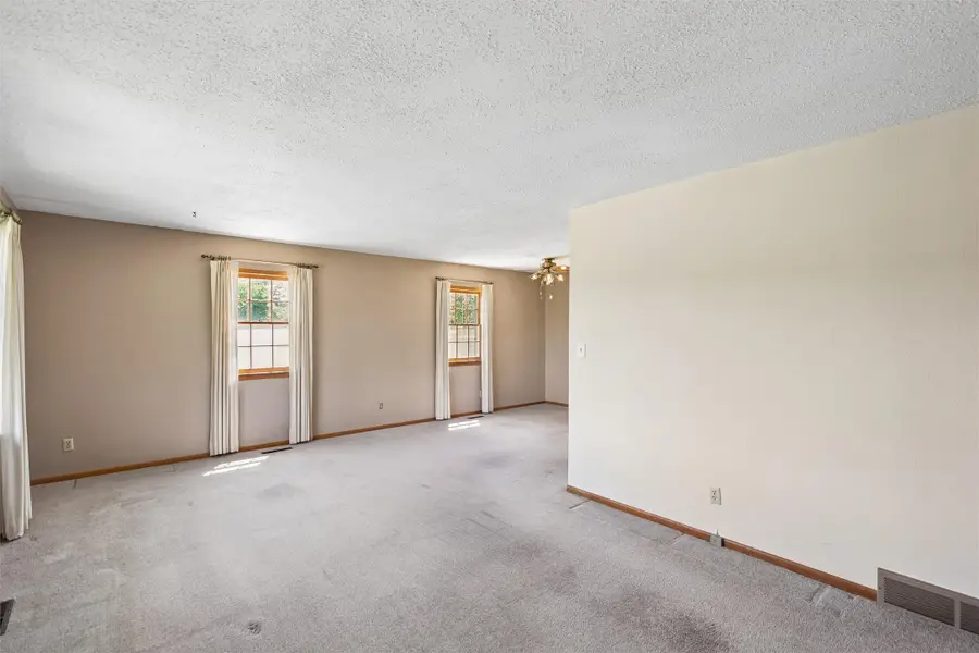 1007 W Iowa Avenue, Indianola, IA 50125 - #3