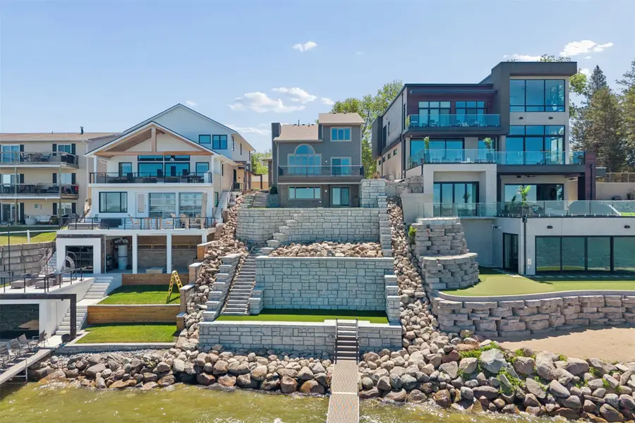 2405 S Lakeview Court, Clear Lake, IA 50428 - #2