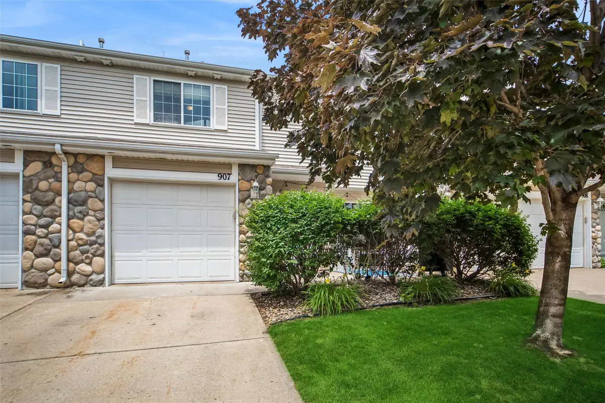 3799 Village Run Drive #907, Des Moines, IA 50317 - #1