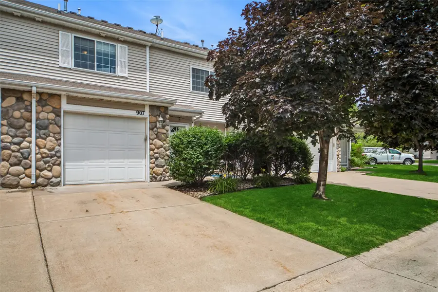3799 Village Run Drive #907, Des Moines, IA 50317 - #2