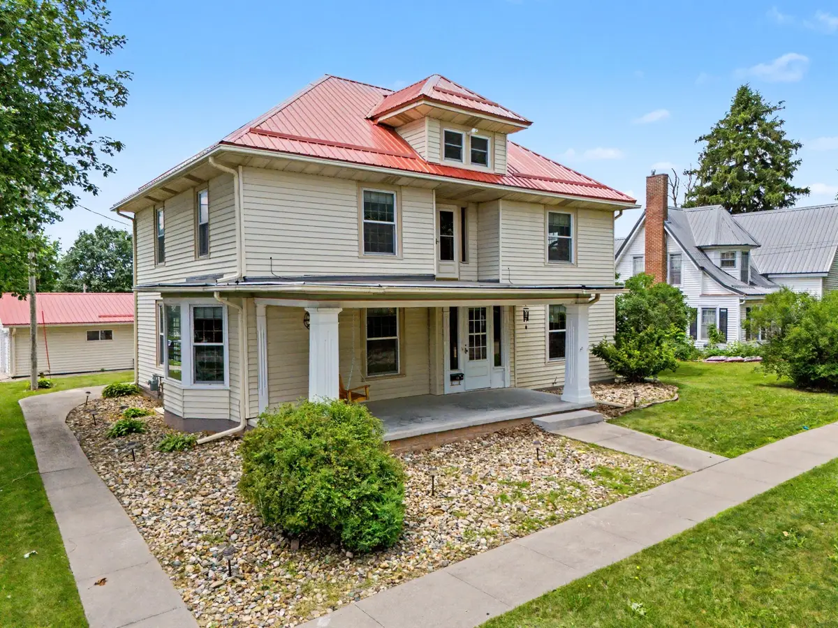 408 S Broadway Street, Toledo, IA 52342 - #1