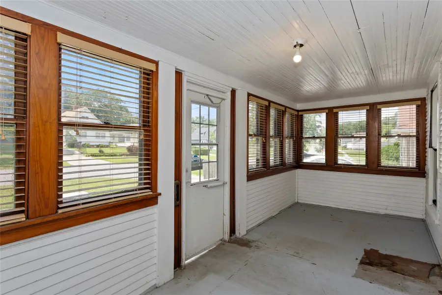 235 E 16th Street, Des Moines, IA 50316 - #3