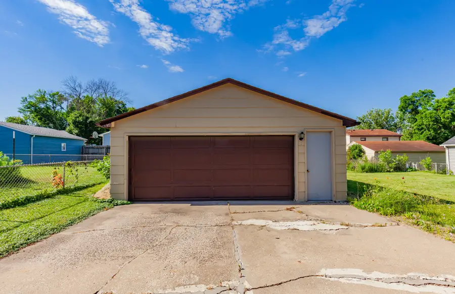 4133 E Madison Avenue, Des Moines, IA 50317 - #3