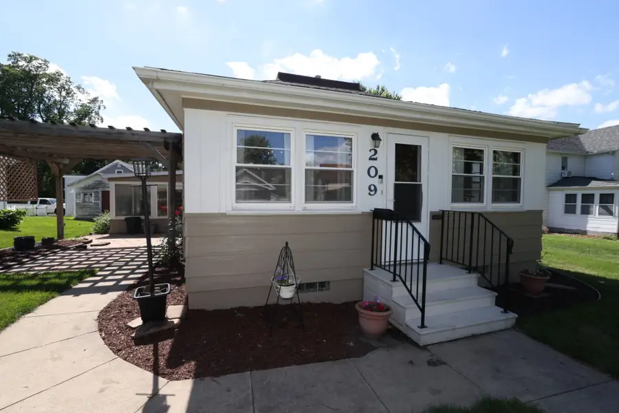 209 Linn Street, Boone, IA 50036 - #2