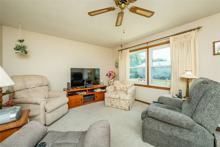 1107 4th Street Sw, Altoona, IA 50009 - #2