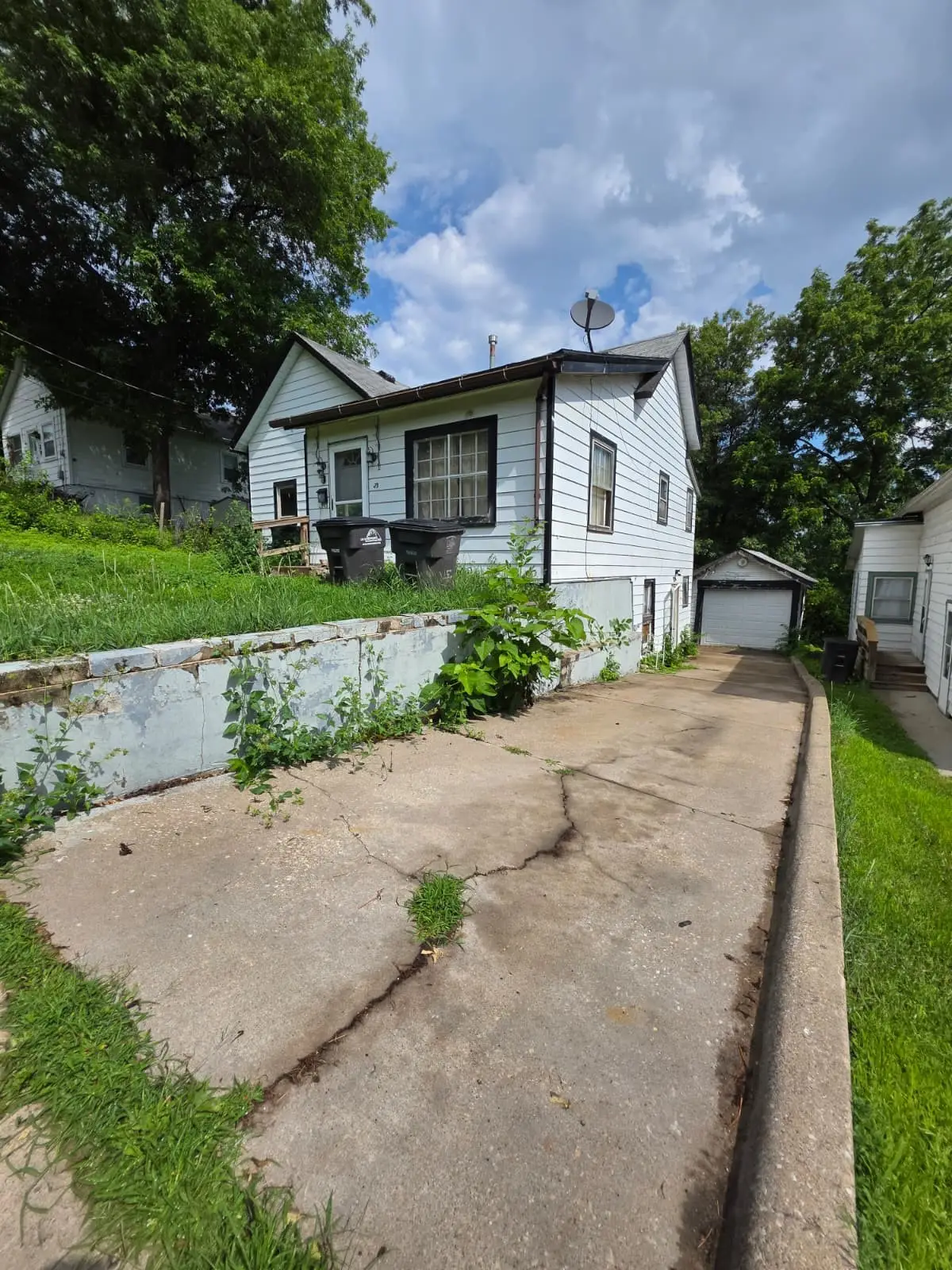 23 Hillside Avenue, Des Moines, IA 50315 - #1