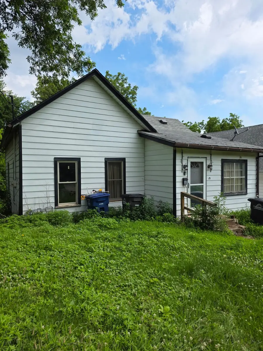 23 Hillside Avenue, Des Moines, IA 50315 - #2