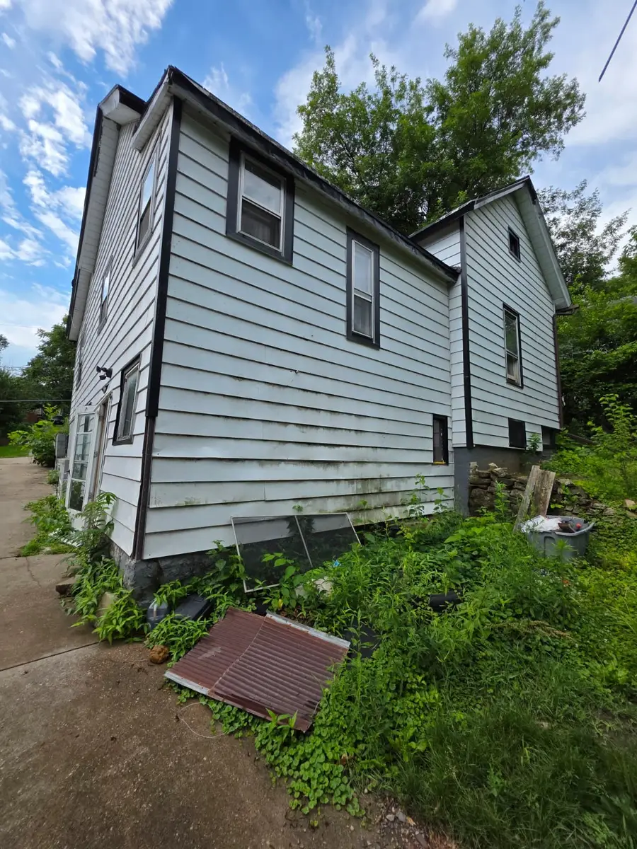 23 Hillside Avenue, Des Moines, IA 50315 - #3