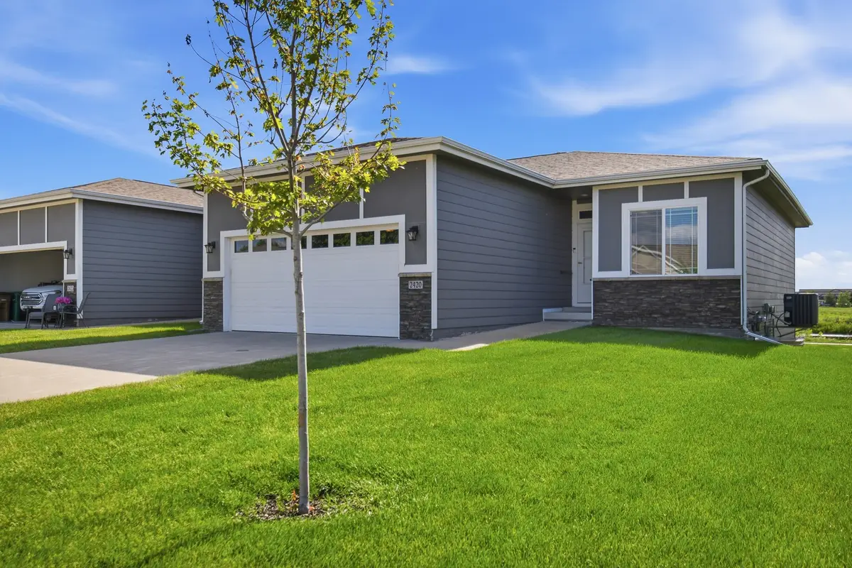 2420 3rd Avenue Se, Altoona, IA 50009 - #1