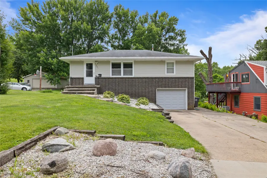 201 E Bell Avenue, Des Moines, IA 50315 - #2