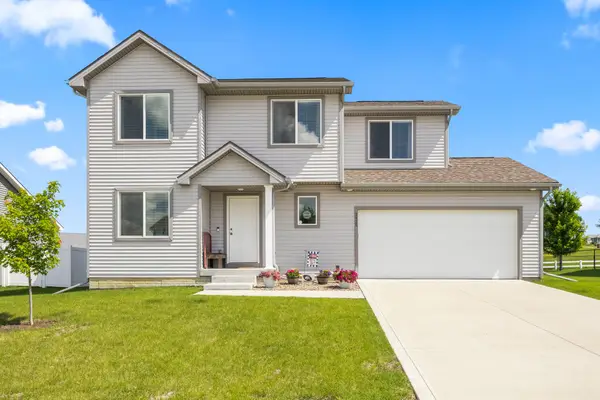 2428 Sunview Drive, Granger, IA 50109