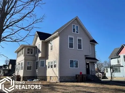 821 8th Street, Grinnell, IA 50112