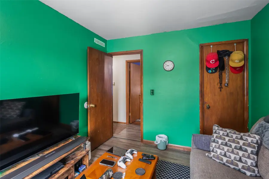 311 E 22nd Street S, Newton, IA 50208 - #3