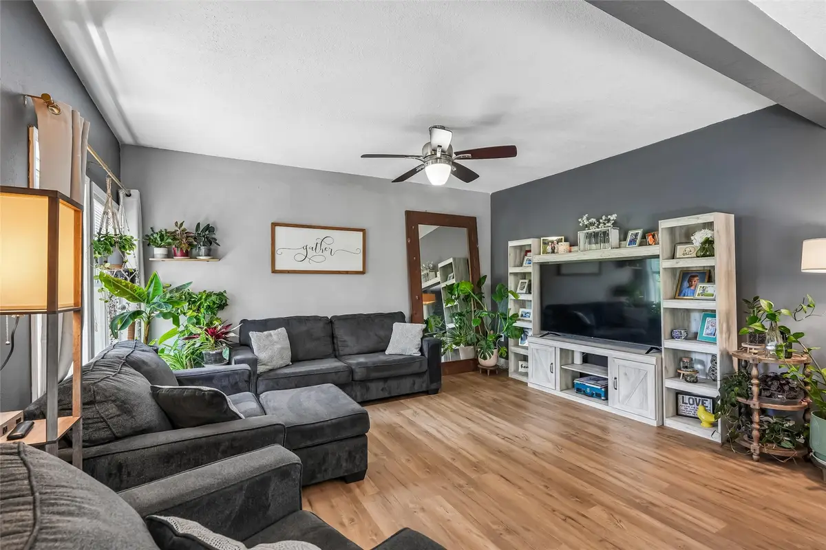 939 1st Street N, Newton, IA 50208 - #1