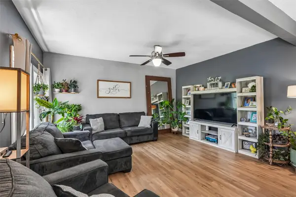 939 1st Street N, Newton, IA 50208