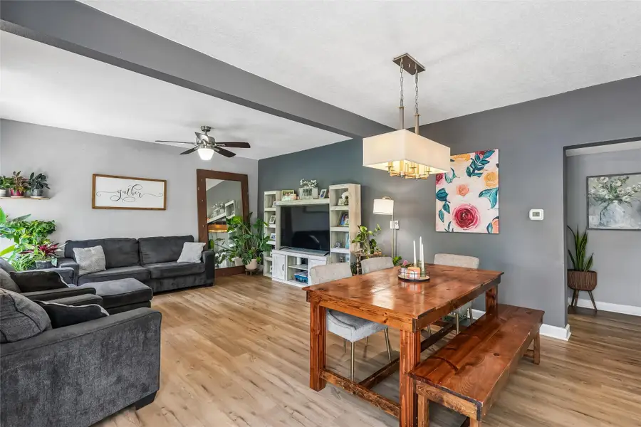 939 1st Street N, Newton, IA 50208 - #2