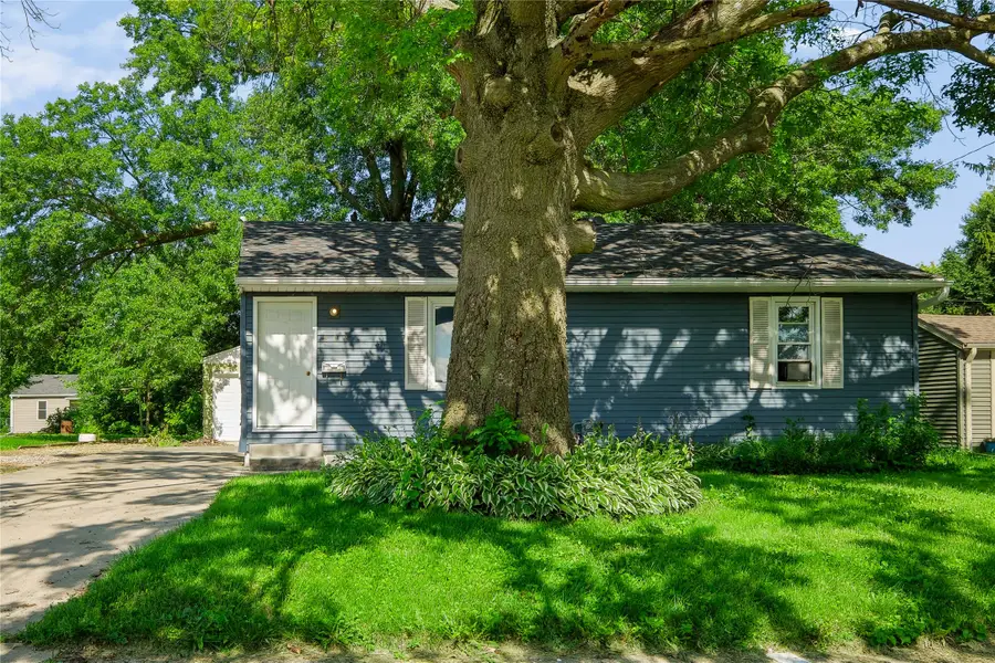 602 E 24th Street S, Newton, IA 50208 - #2