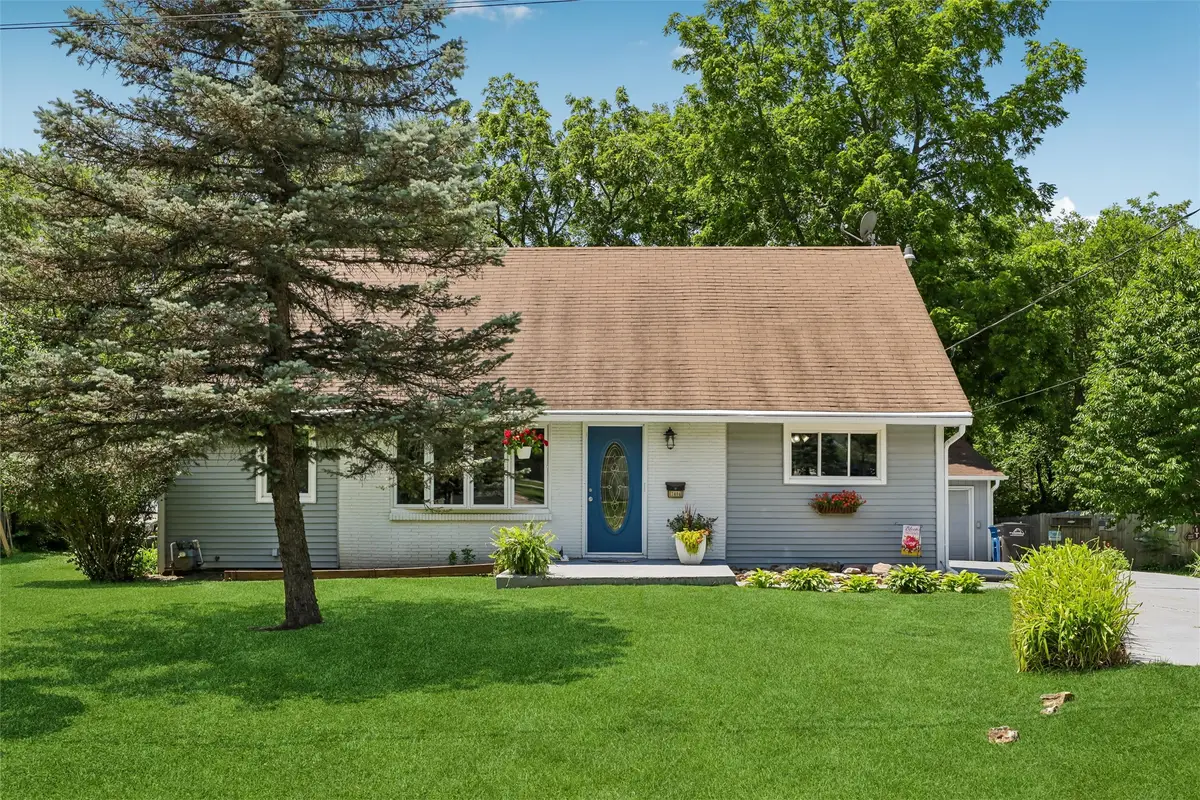 7404 SW 17th Street, Des Moines, IA 50315 - #1