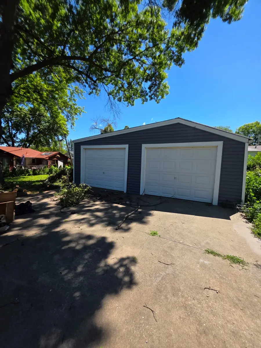 4131 Ardmore Road, Des Moines, IA 50310 - #3