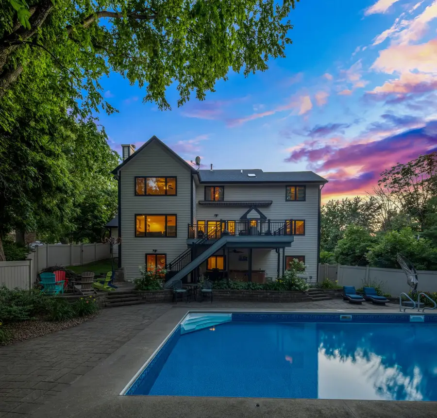 558 S 34th Court, West Des Moines, IA 50265 - #3