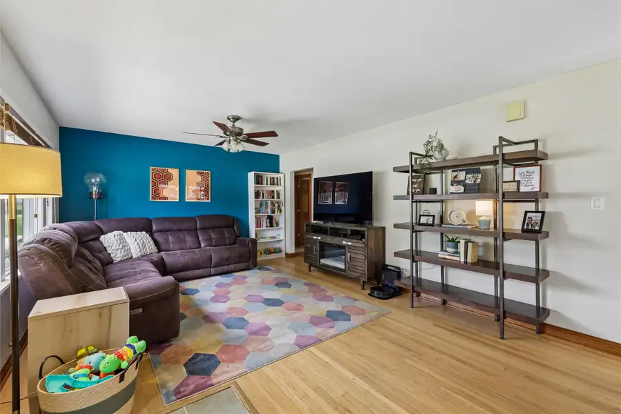 7110 Madison Avenue, Urbandale, IA 50322 - #2