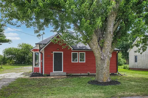 206 S East Street, Macksburg, IA 50155