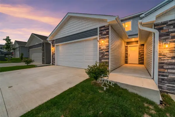 717 Greenwell Place, Norwalk, IA 50211