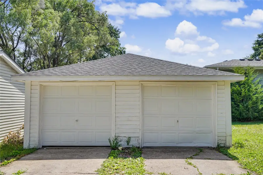 1000 Hoffman Avenue, Des Moines, IA 50316 - #2
