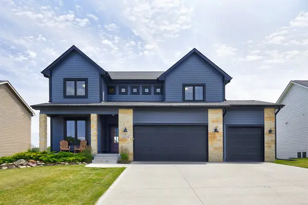 11174 Westport Drive, West Des Moines, IA 50266