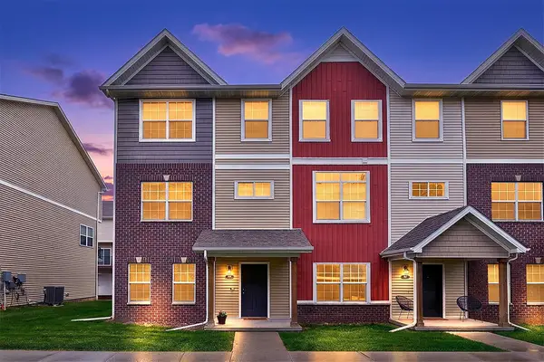 9120 Greenspire Drive, West Des Moines, IA 50266